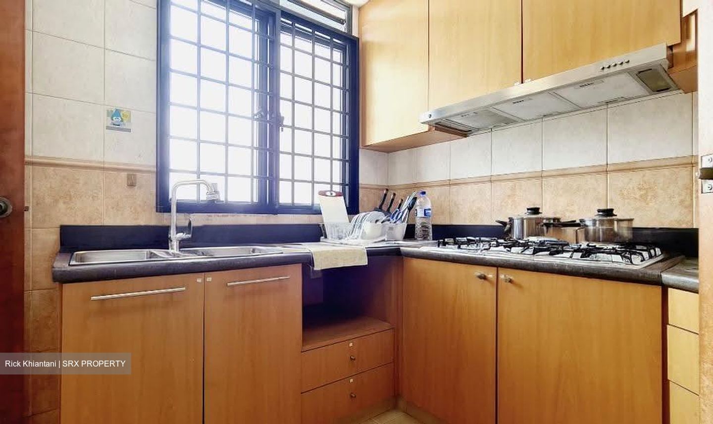 East Meadows (D16), Condominium #610415041